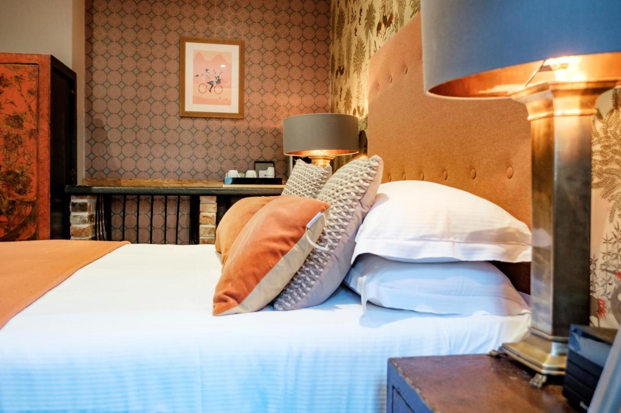 The Bull Hotel Bridport Zewnętrze zdjęcie