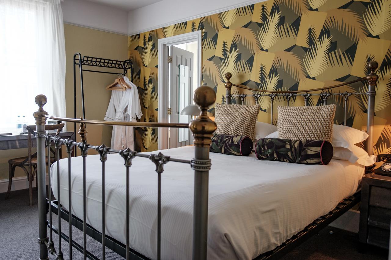 The Bull Hotel Bridport Zewnętrze zdjęcie