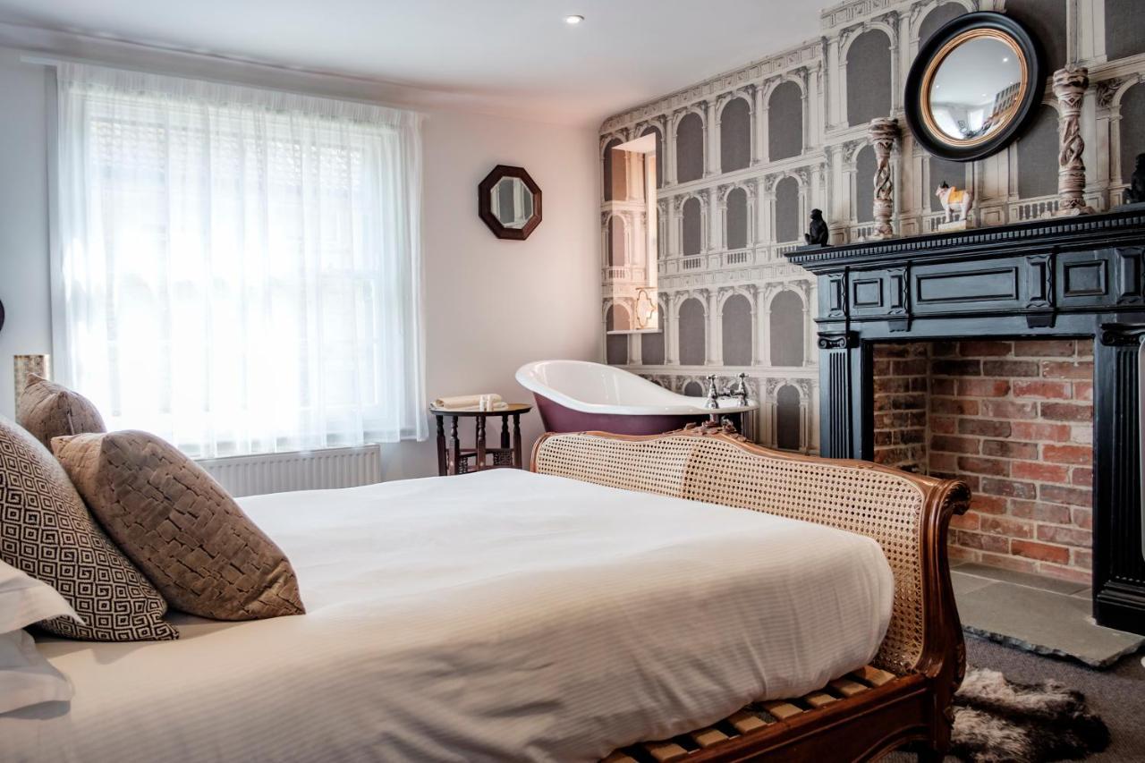 The Bull Hotel Bridport Zewnętrze zdjęcie