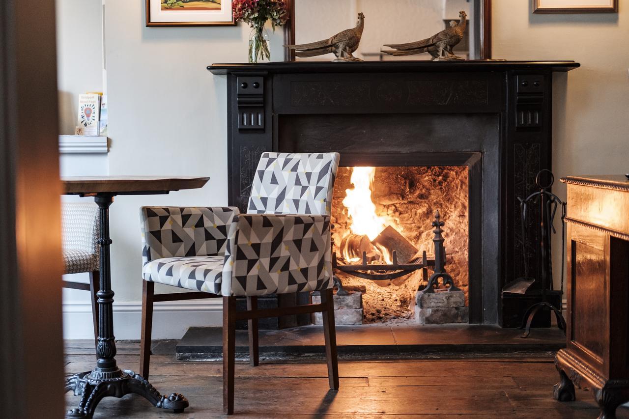 The Bull Hotel Bridport Zewnętrze zdjęcie